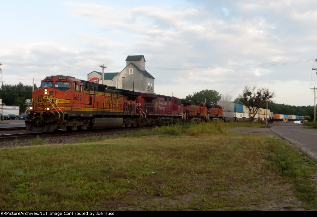 BNSF 5459 East